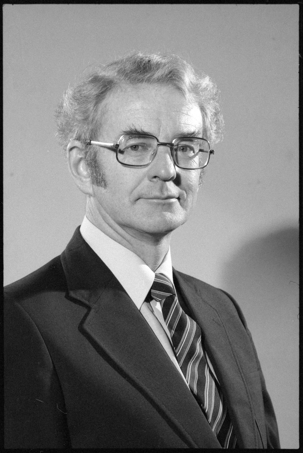 D.E. (Doug) Wright (1931-2023)