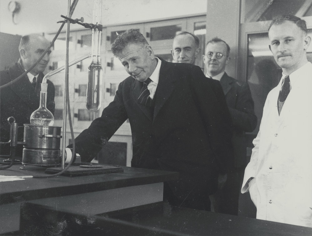 Opening of the Plant Chemistry Laboratory, Grasslands, 1946. 1. Inside the Laboratory