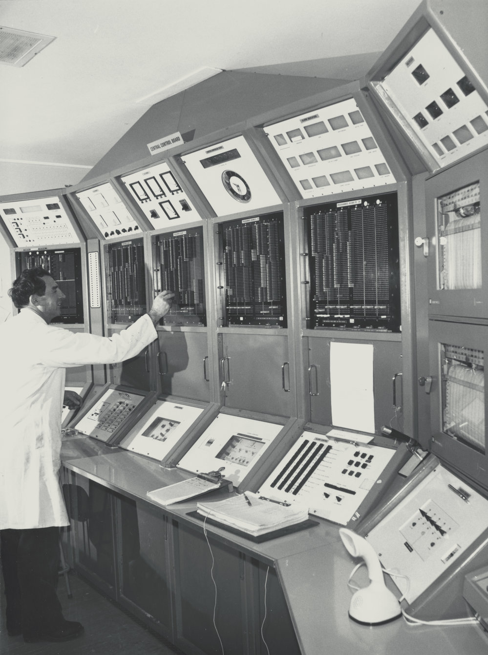 Central Control Board for environment control