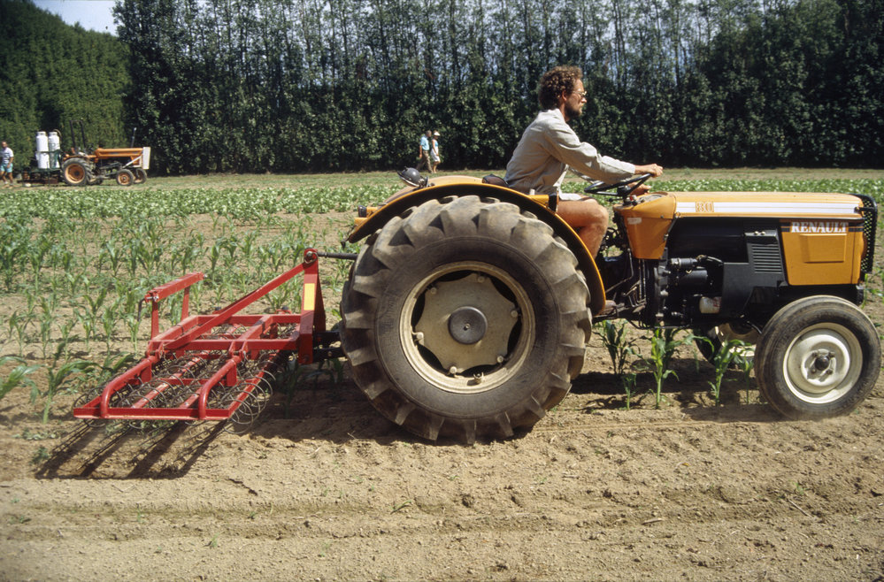 Lely rotary harrow. 2. Side view