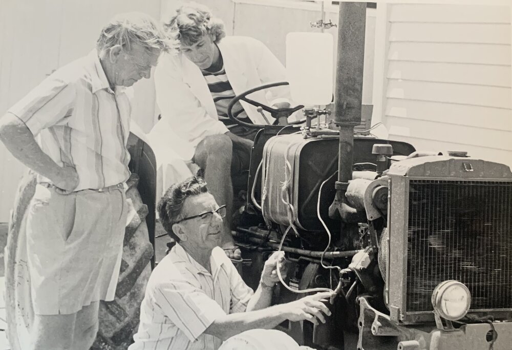 Adjustments to the hose lines of a tractor