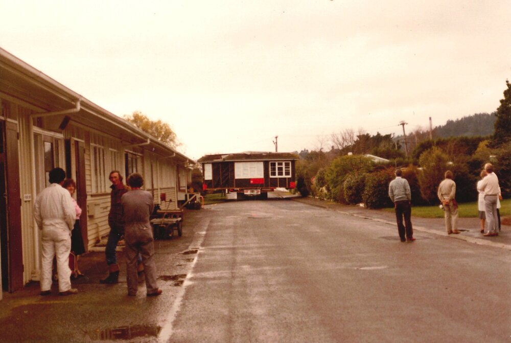 Building - on the move - 1