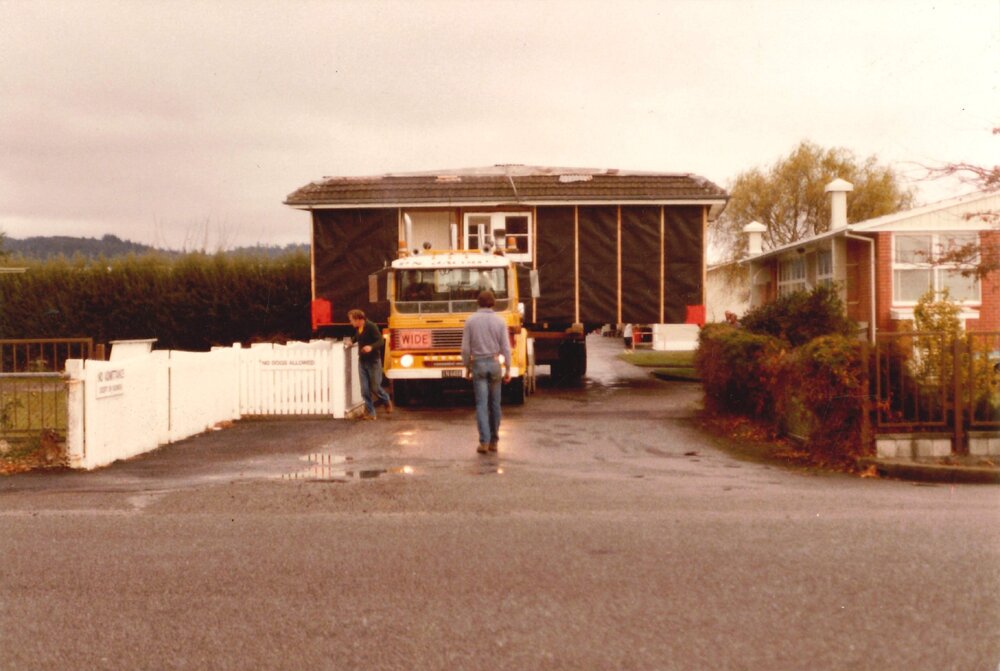 Building - on the move - 2