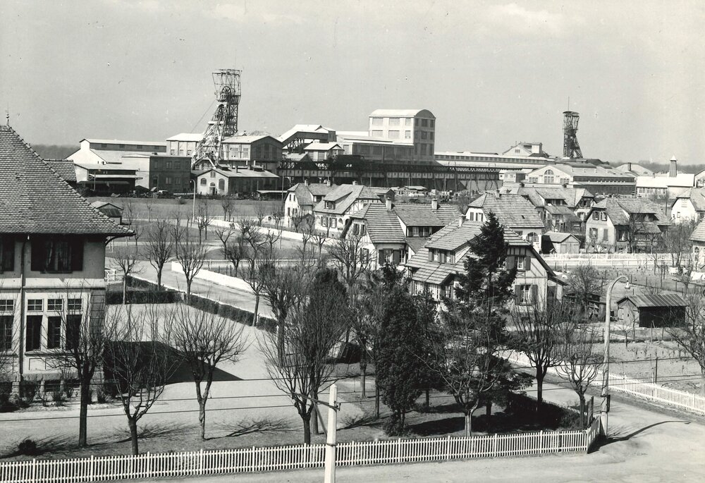 Th&eacute;odore Mine - Potash buildings in the background - France