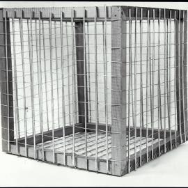 Containment crate for plants and crops