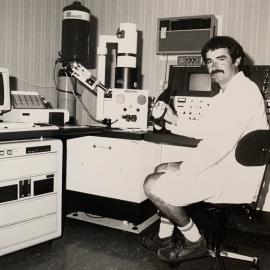 Electron microscope - 1 of 3