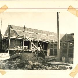 Scaffolding on a Grasslands building - 1