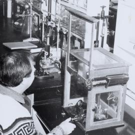 Saurtorious balance microscope