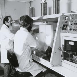 Forma Scientific 1024 Anaerobic Chamber with Incubator Glove Box