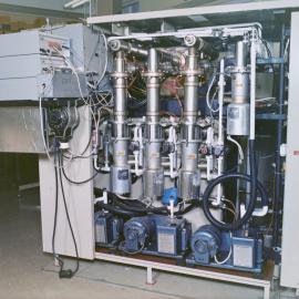 Double beam mass spectrometer