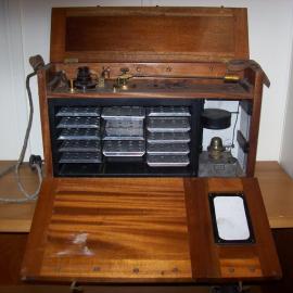 Electric incubator for laboratory use