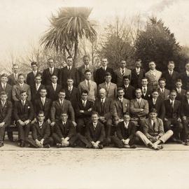Staff and students of the Ruakura Farm of Instruction
