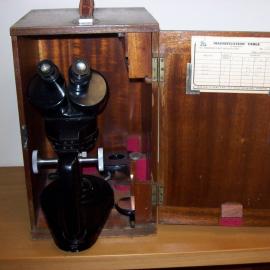 Wallaceville - Stereoscopic microscope made by W. Watson & Sons